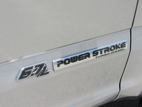 Used 2022 Ford F250 Lariat w/ Lariat Ultimate Package AWD/4WD image 12
