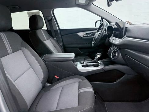 Used 2025 Chevrolet Blazer LT FWD image 19