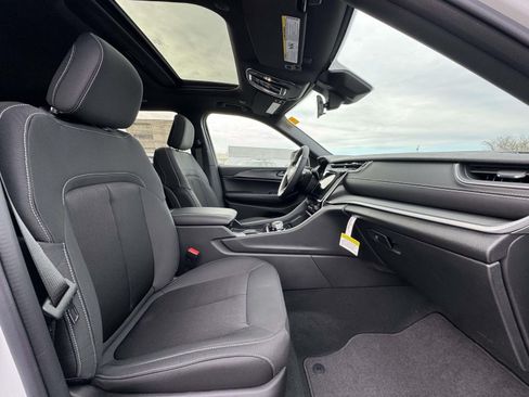 New 2026 Jeep Grand Cherokee Laredo X AWD/4WD image 14