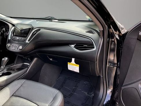 Used 2020 Chevrolet Malibu LT w/ Leather Package FWD image 25