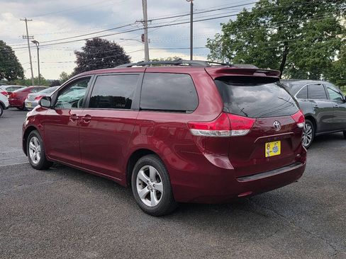 Used 2013 Toyota Sienna LE w/ Towing Pkg FWD image 6