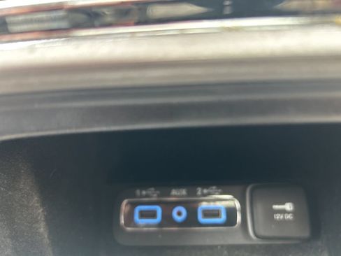 Used 2019 Jeep Grand Cherokee Overland AWD/4WD image 26