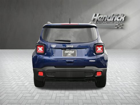 Used 2018 Jeep Renegade Latitude image 9