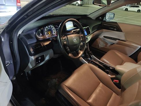 Used 2013 Honda Accord Touring image 7