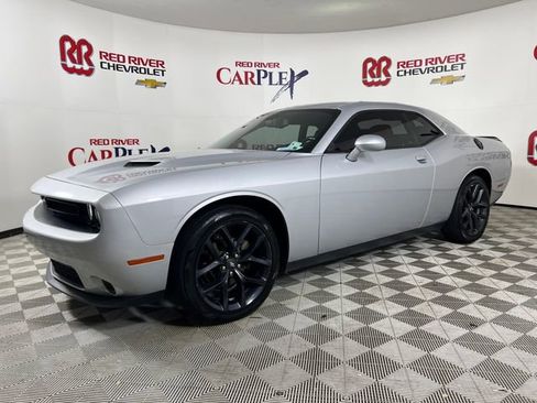 Used 2020 Dodge Challenger SXT w/ Driver Convenience Group image 3