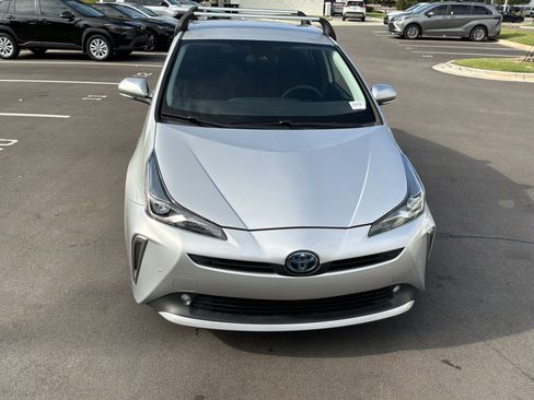 Used 2021 Toyota Prius LE AWD/4WD image 3
