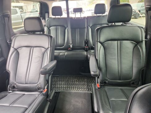 Used 2024 Jeep Wagoneer Series II image 38