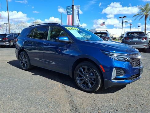 Used 2022 Chevrolet Equinox RS w/ RS Leather Package image 3