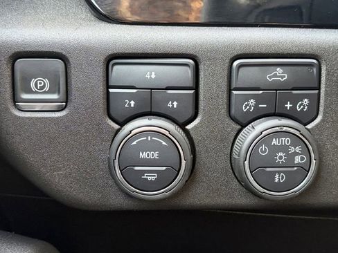 Used 2025 Chevrolet Silverado 2500 LT w/ Convenience Package AWD/4WD image 5