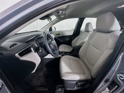 Used 2024 Toyota Corolla Cross L image 13