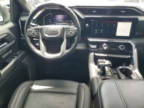 Used 2024 GMC Sierra 1500 Denali w/ Technology Package AWD/4WD image 16