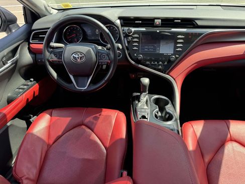 Used 2019 Toyota Camry XSE w/ Navigation Package FWD image 10