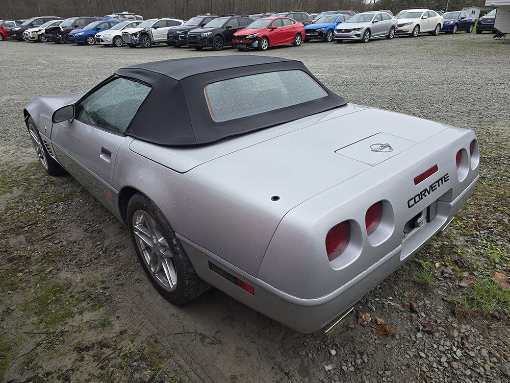Used 1996 Chevrolet Corvette Convertible RWD image 2