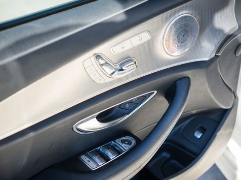 Used 2018 Mercedes-Benz E 300 4MATIC w/ Premium 2 Package image 21