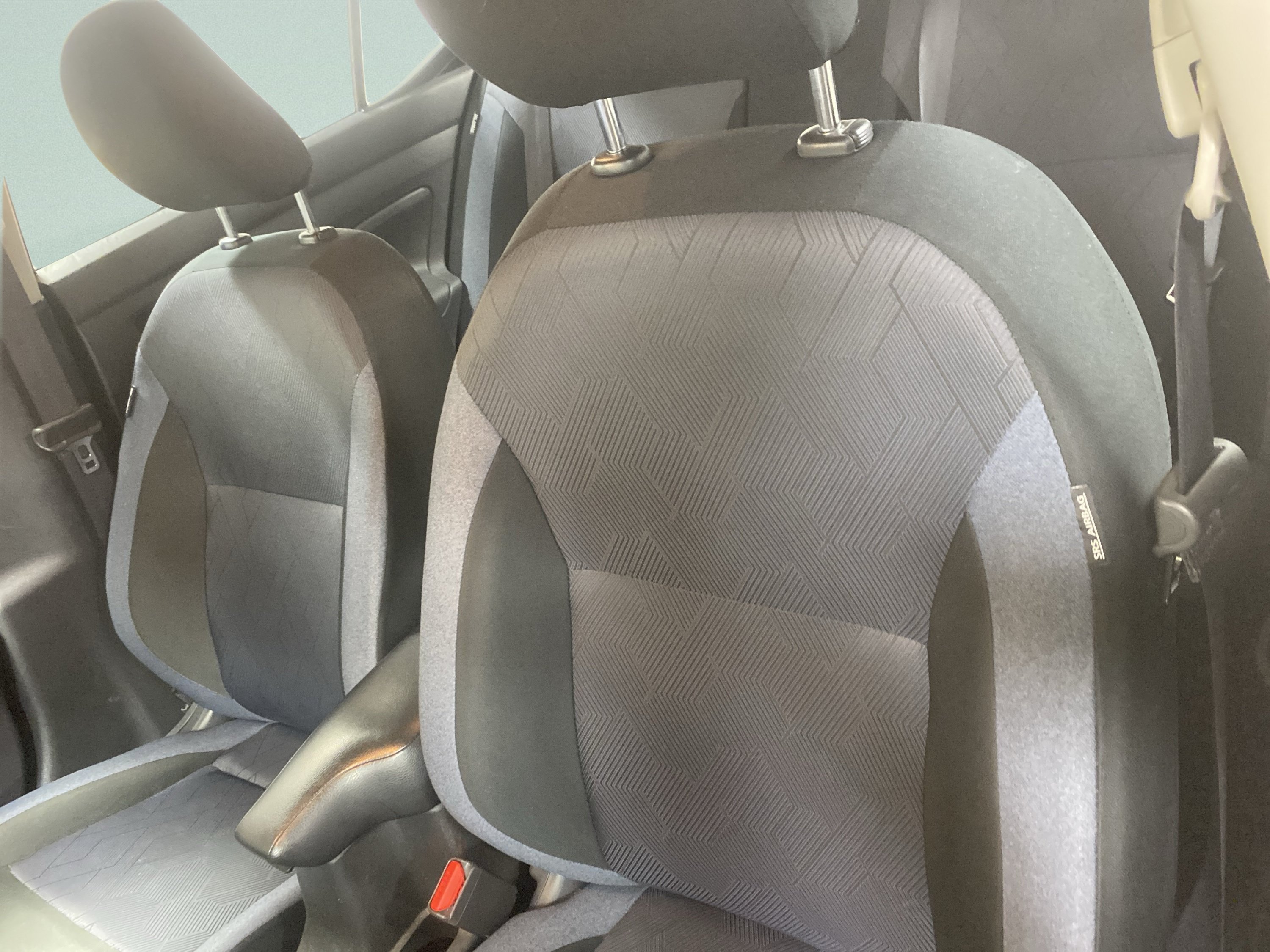 Used 2025 Nissan Versa SV FWD image 13