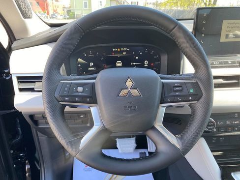 New 2025 Mitsubishi Outlander AWD image 15