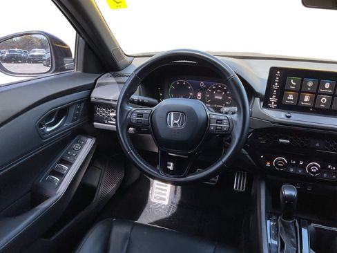 Used 2023 Honda Accord Sport image 9