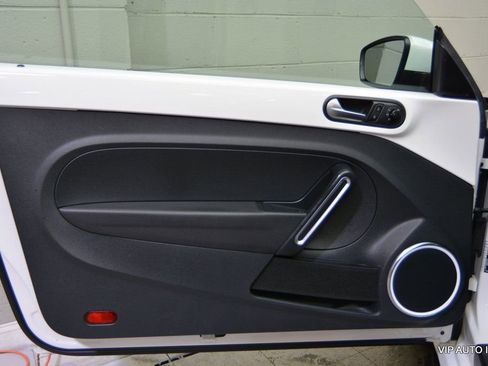 Used 2012 Volkswagen Beetle 2.5 image 7