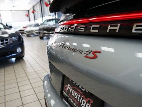 Used 2019 Porsche Panamera 4 image 16