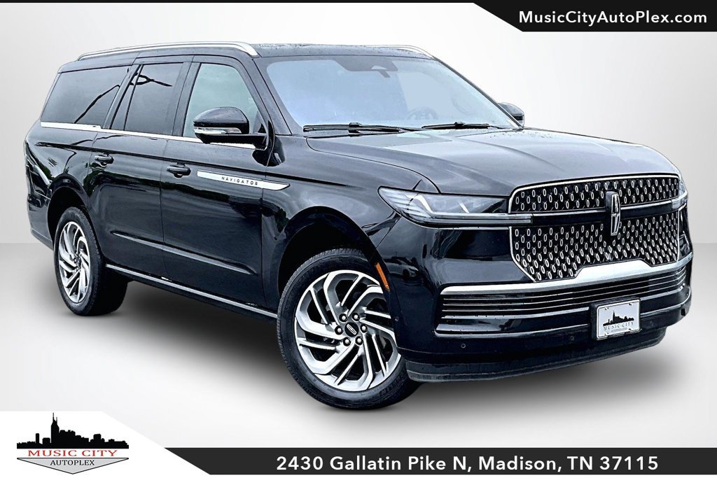 Used 2025 Lincoln Navigator L Reserve AWD/4WD image 1