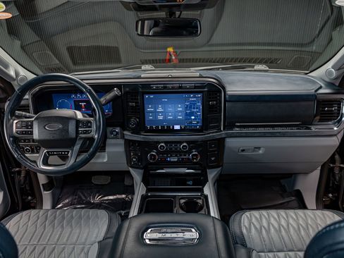 Used 2024 Ford F250 Limited image 17