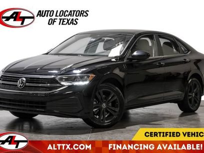 Used 2022 Volkswagen Jetta SE w/ Panoramic Sunroof Package
