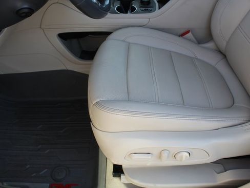 Used 2021 GMC Acadia Denali w/ Denali Technology Package image 48