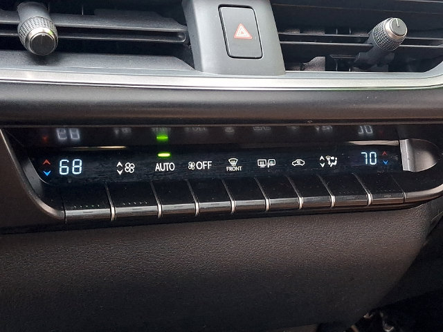Used 2024 Lexus UX 250h AWD w/ Premium Package image 17