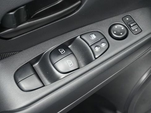 New 2025 Nissan Kicks Play S image 13