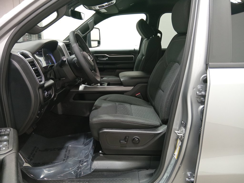 Used 2025 RAM 1500 Big Horn AWD/4WD image 17