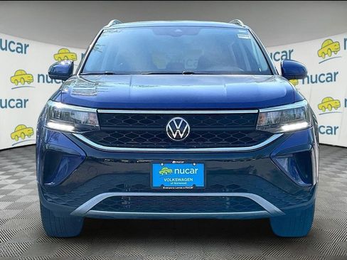Used 2023 Volkswagen Taos SE AWD/4WD image 2