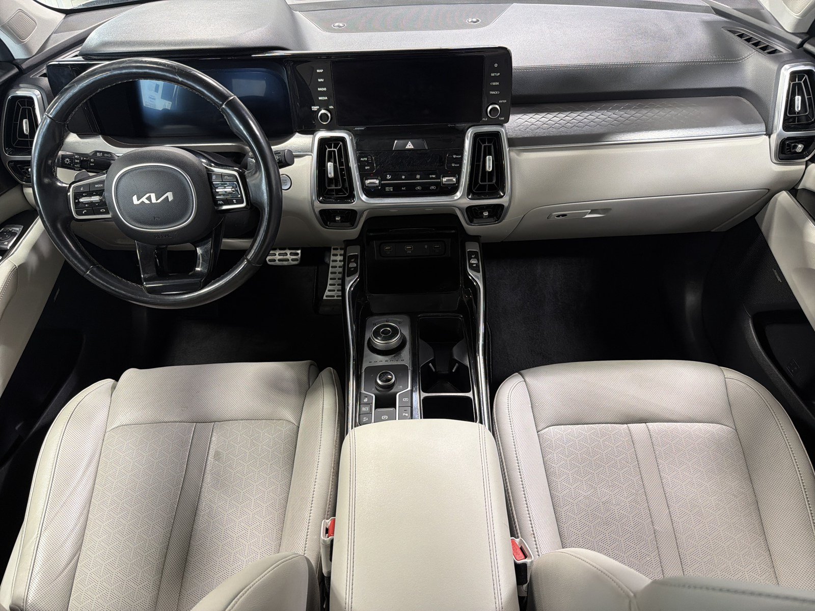 Used 2023 Kia Sorento SX Prestige w/ Panoramic Sunroof Package AWD/4WD image 10