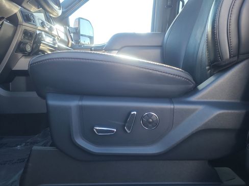Used 2022 Ford F350 Platinum image 14