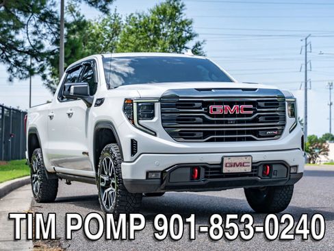 Used 2024 GMC Sierra 1500 AT4 w/ Technology Package AWD/4WD image 3