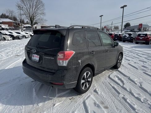 Used 2018 Subaru Forester 2.5i Premium w/ All-Weather Package image 8