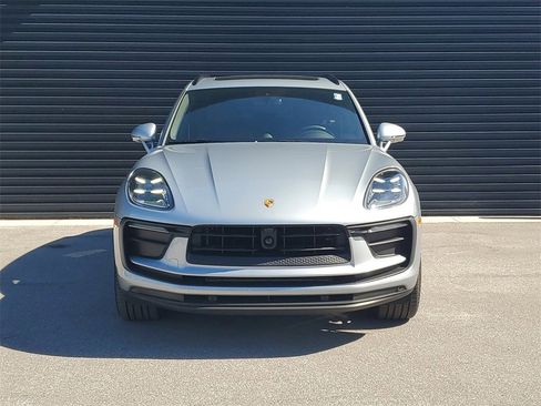 Used 2025 Porsche Macan image 10