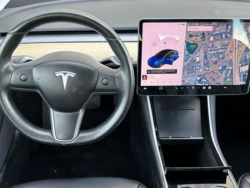 Used 2018 Tesla Model 3 Mid Range image 14