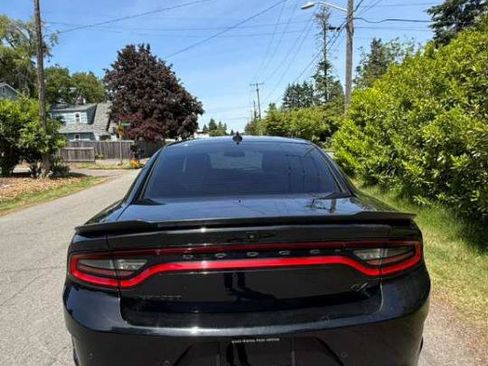 Used 2020 Dodge Charger R/T w/ Blacktop Package RWD image 6