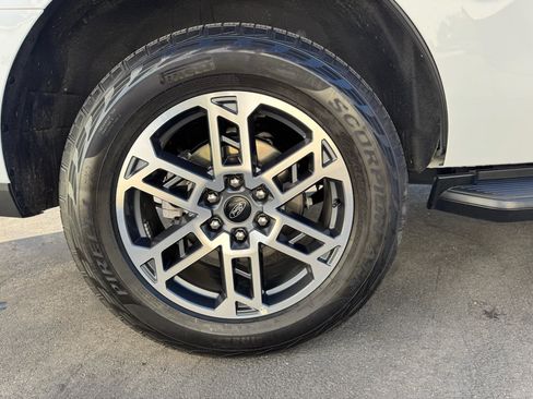 Used 2025 Ford Expedition Active AWD/4WD image 11