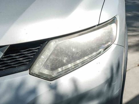 Used 2016 Nissan Rogue S FWD image 8