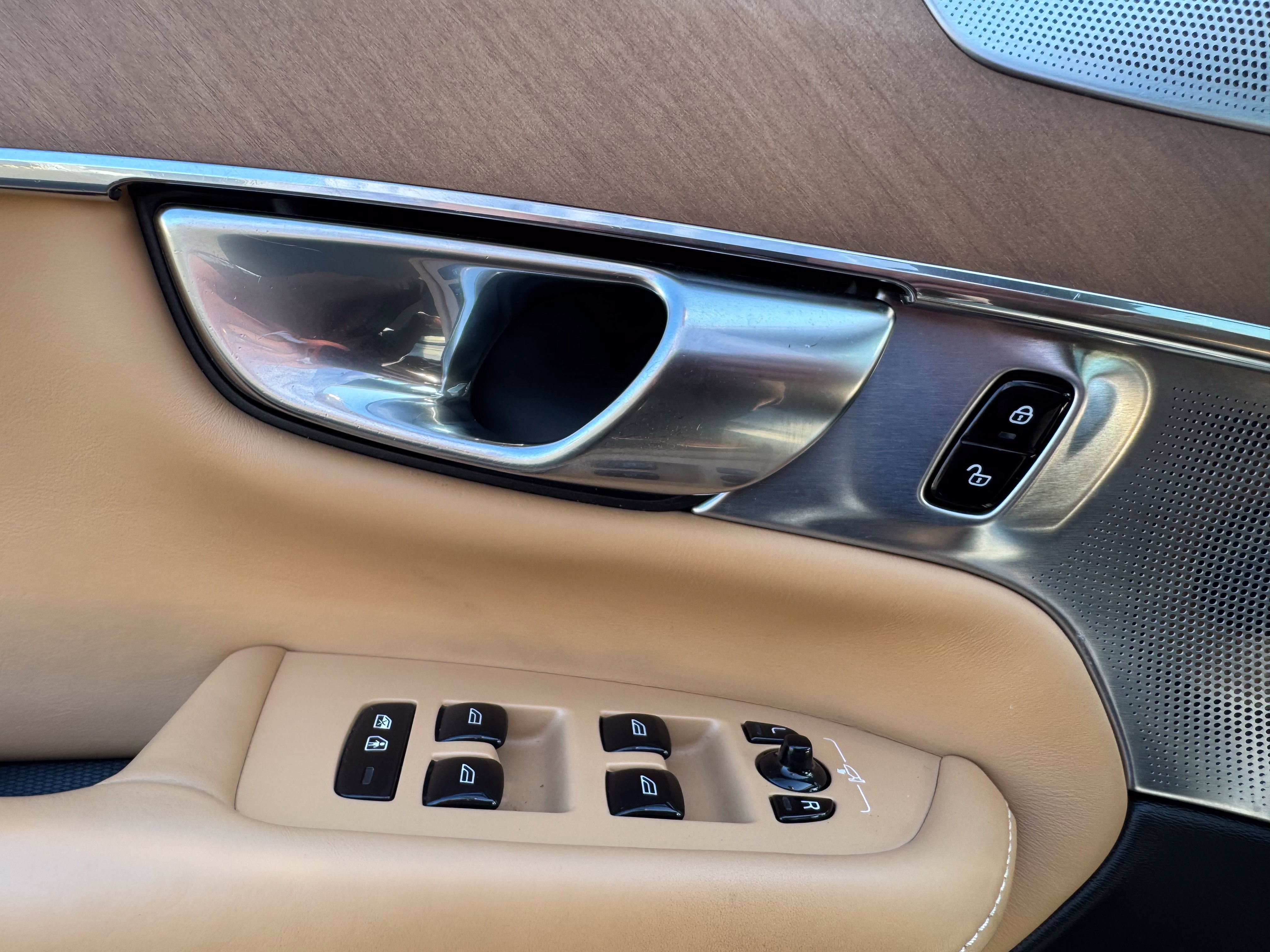 Used 2018 Volvo XC90 T6 Inscription w/ Convenience Package AWD/4WD image 54