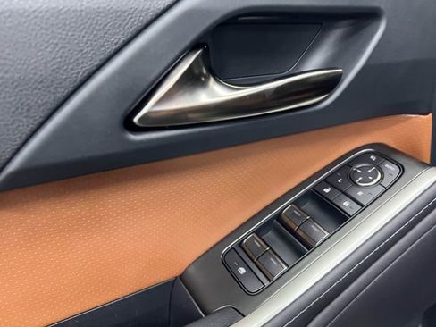 Certified 2025 Lexus GX 550 w/ Cold Area Package AWD/4WD image 9