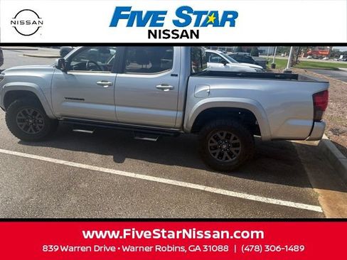 Used 2023 Toyota Tacoma SR5 w/ Technology Package AWD/4WD image 15