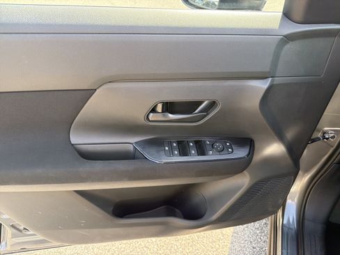 Used 2025 Nissan Kicks S FWD image 18