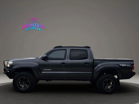 Used 2015 Toyota Tacoma 4x4 Double Cab w/ TRD Off-Road Package image 2