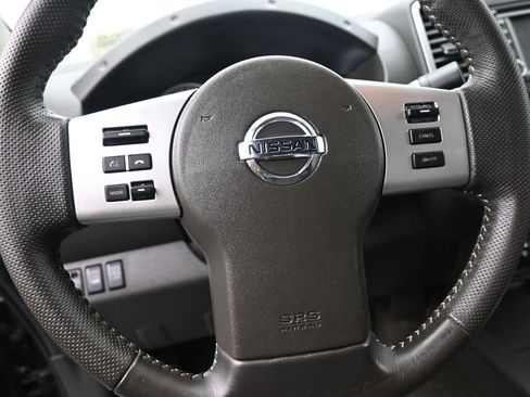 Used 2015 Nissan Frontier PRO-4X image 17