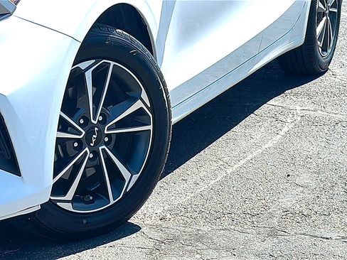 Used 2024 Kia Forte LXS FWD image 3