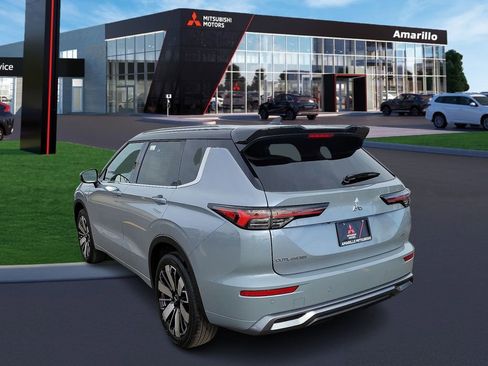 New 2026 Mitsubishi Outlander SEL image 2