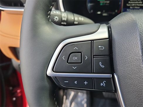 Used 2025 Toyota Highlander Platinum image 17