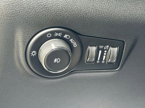 New 2026 Jeep Compass Latitude image 11